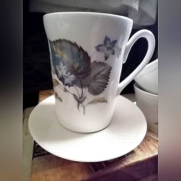 Royal London bone China handpainted  Antique collectable tea cup and saucer - Picture 6 of 11